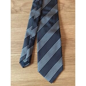 Hugo Boss Gray & Black Striped Pattern Silk Tie‎